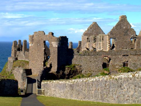 Vstup do zříceniny hradu Dunluce Vstup do zříceniny hradu Dunluce